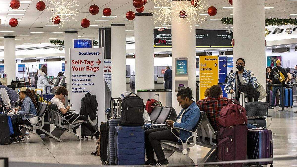 Una encuesta reveló una disminución del interés de viajeros de EEUU por visitar Europa durante los meses de fin de año, debido a varias causas.