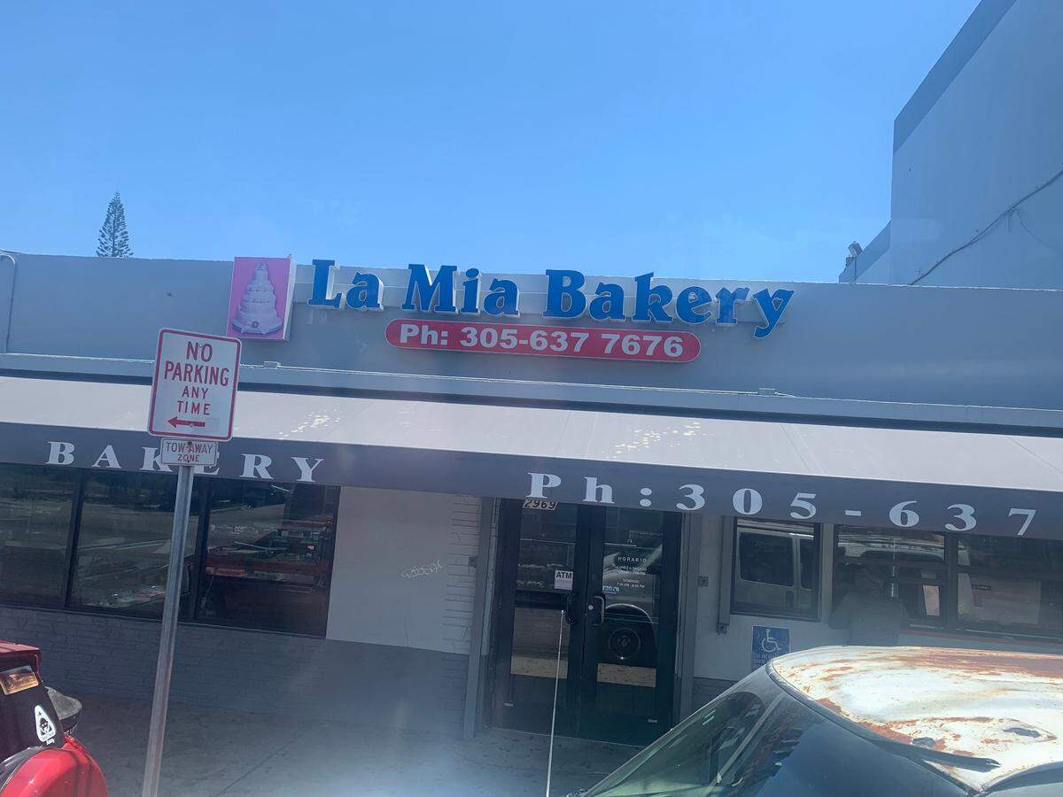 La Mia Bakery, una dulcería en la arteria comercial Little Santo Domingo, el vecindario de Miami designado en peligro por organización nacional dedicada a preservar lugares históricos.