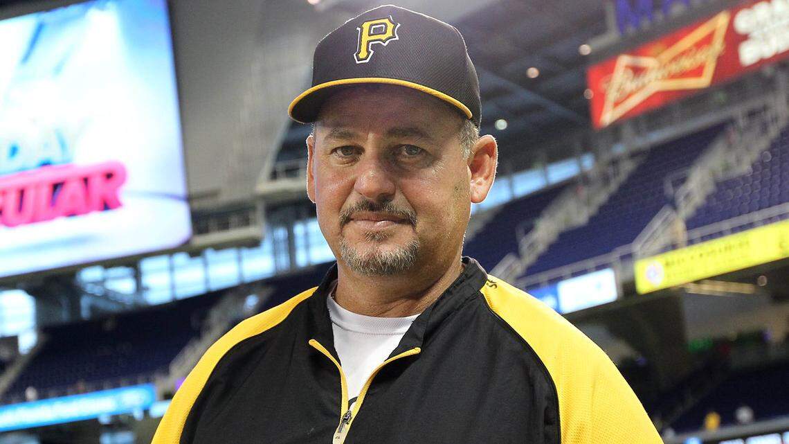 EUCLIDES ROJAS durante un viaje con los Piratas a Miami..