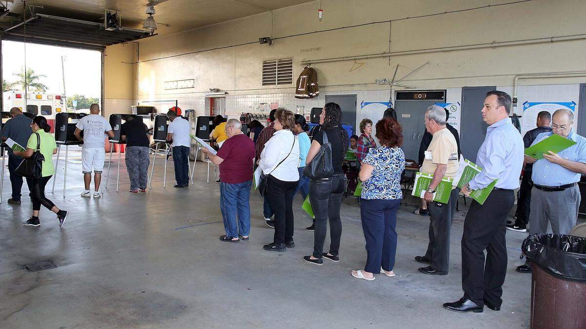 Hialeah voters are picking between 13 candidates for four seats on the local city council, but there are also five charter amendments on this year’s ballot.
