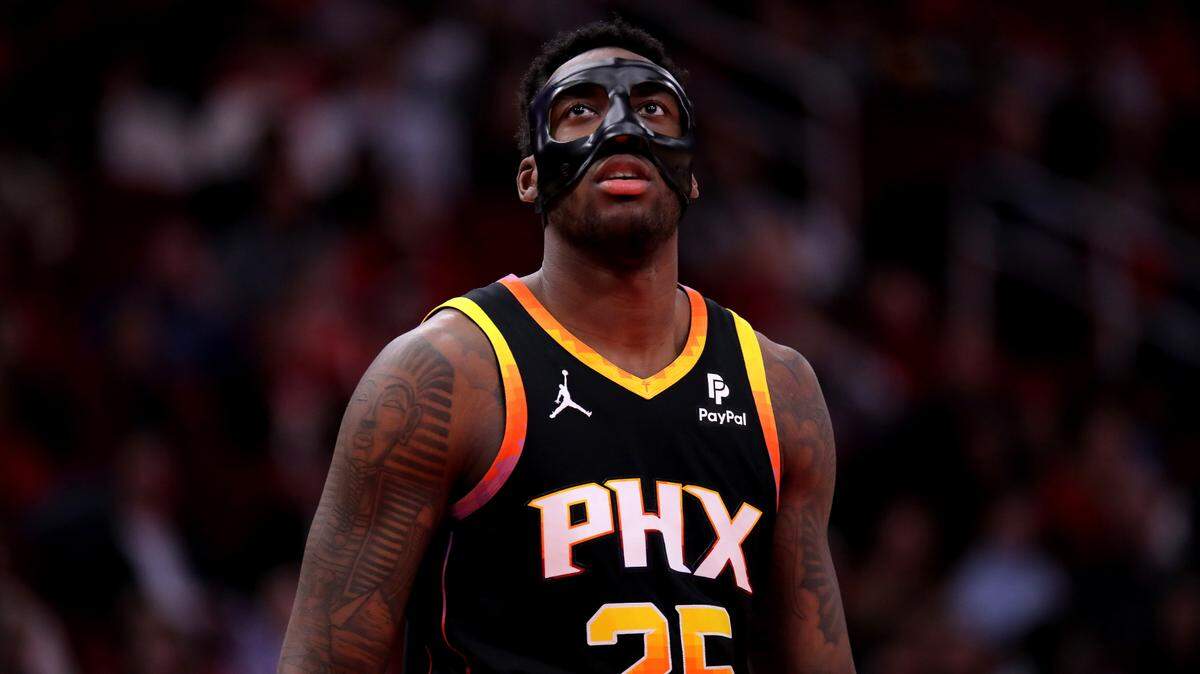 El jugador de los Suns de Phoenix Nassir Little durante un partido contra los Rockets, celebrado el 27 de diciembre de 2023 en Houston.