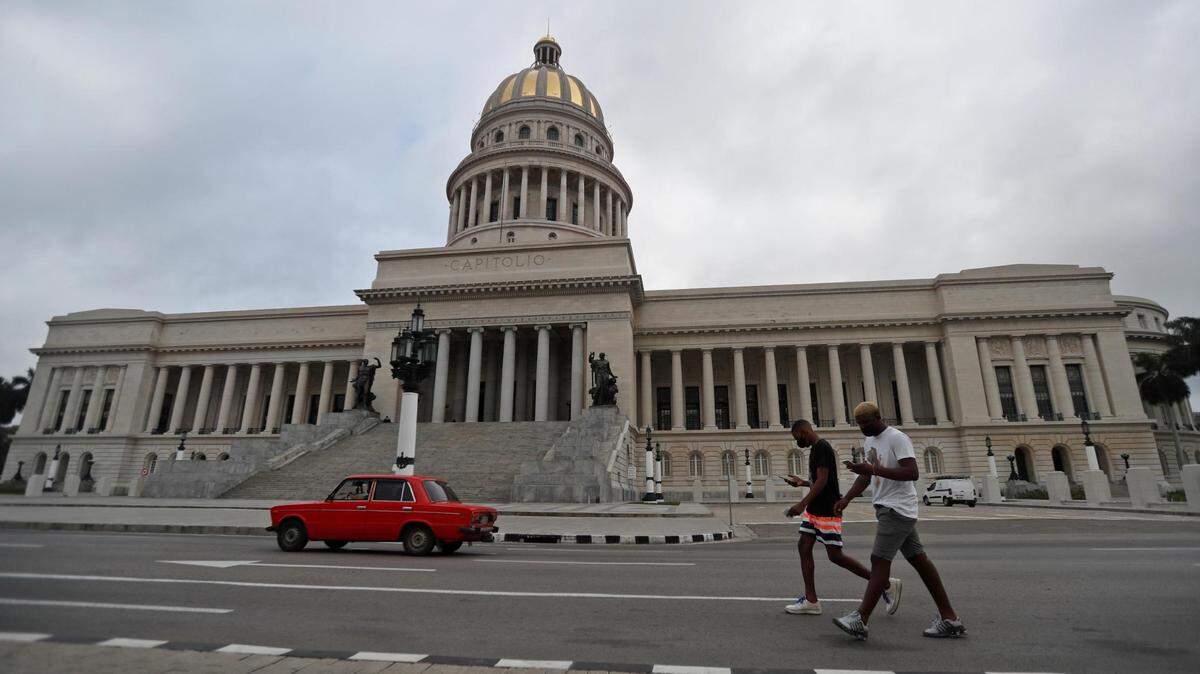 Foto de archivo del Capitolio de La Habana, el 13 de enero de 2021. El lunes 11 de diciembre de 2023, la fiscalía de Cuba anunció que va a pedir que se apliquen condenas de hasta 30 años en juicio contra tres personas acusadas de cometer acciones violentas.