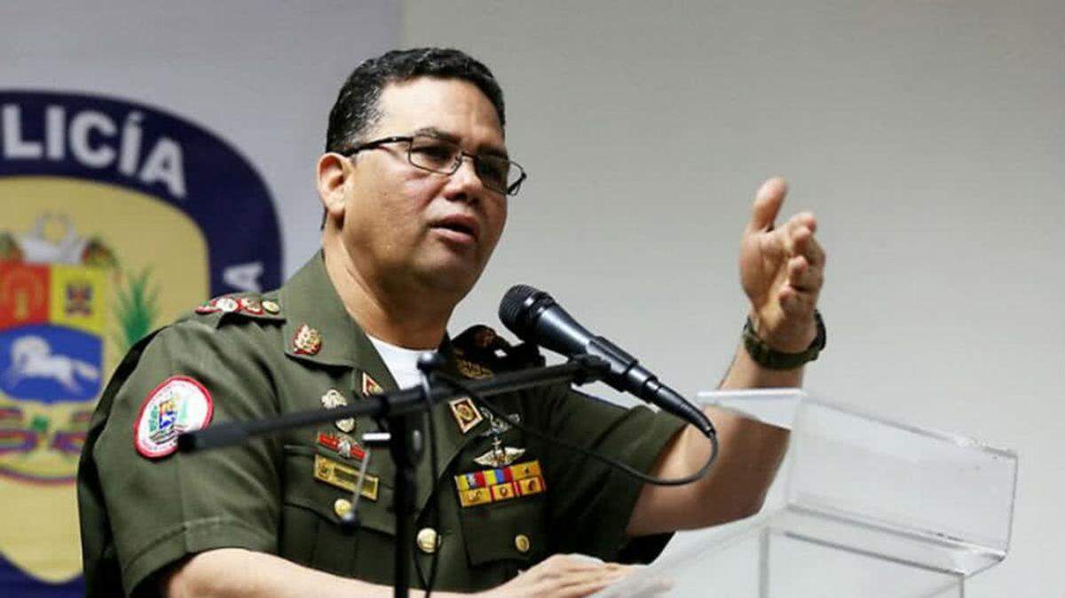 El General  Gustavo González López, aquí en una rueda de prensa, fue destitutido a finales de octubre como Director General del Servicio Bolivariano Nacional de Inteligencia (SEBIN). Hasta el momento se desconoce su paradero, pero versiones publicadas por la prensa venezolana indican que fue arrestado.