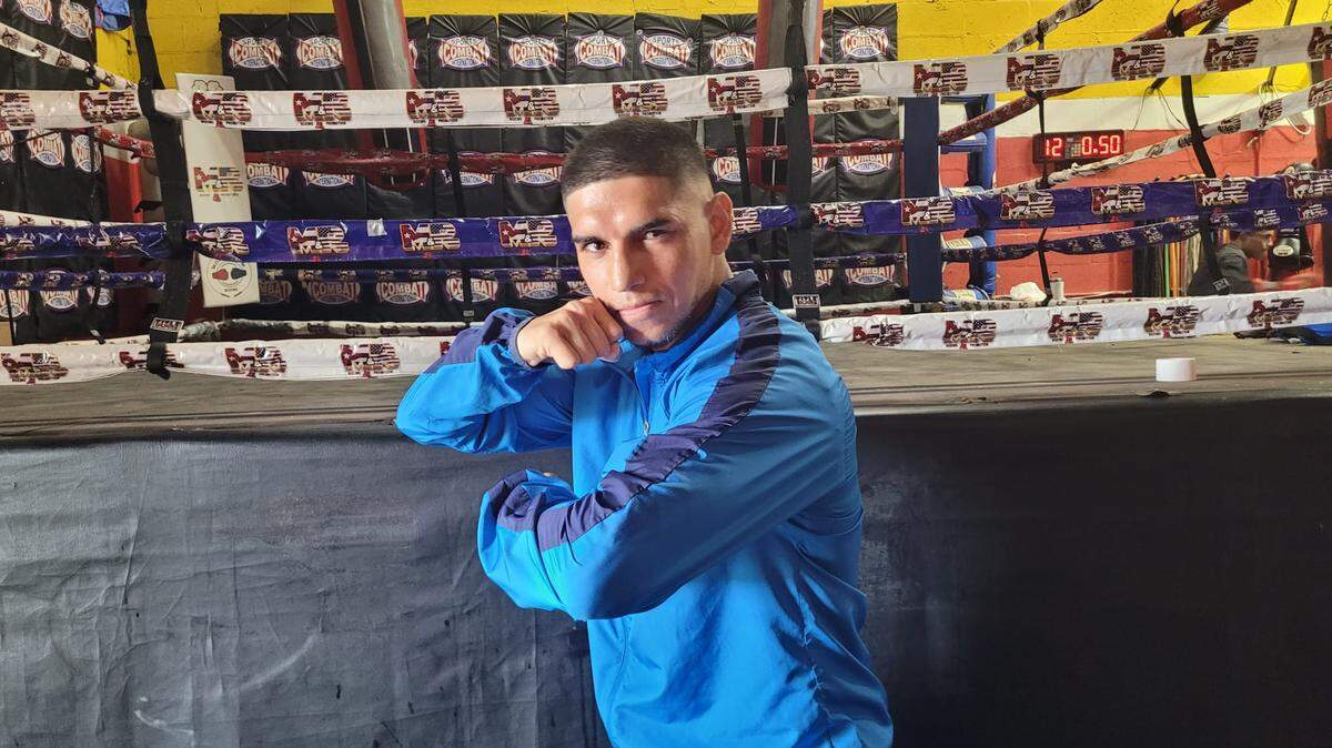 Fernando Martínez le dijo adiós a Miami luego de un campamento para su revancha contra Kazuto Ioka, campeón de cuatro divisiones, en uno de los tradicionales espectáculos japoneses de Nochevieja donde el boxeo es amo y senior de las atenciones de los aficionados.
