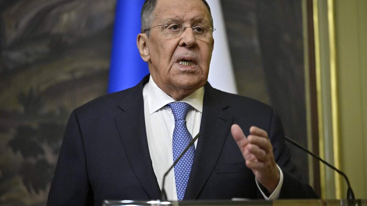 
El ministro de Asuntos Exteriores de Rusia, Serguéi Lavrov, asiste a una conferencia de prensa conjunta con su homólogo bangladesí tras sus conversaciones en Moscú el 8 de junio de 2026. 