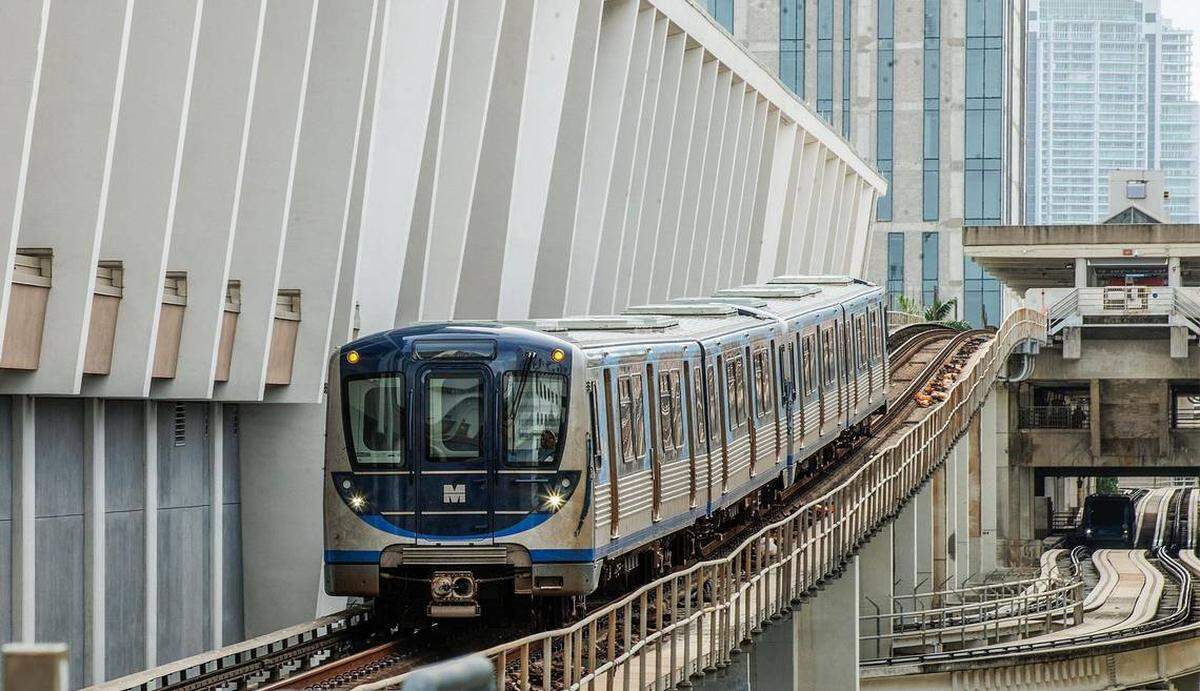 El Metrorail abrirá con un horario regular de fin de semana el Día del Trabajo.