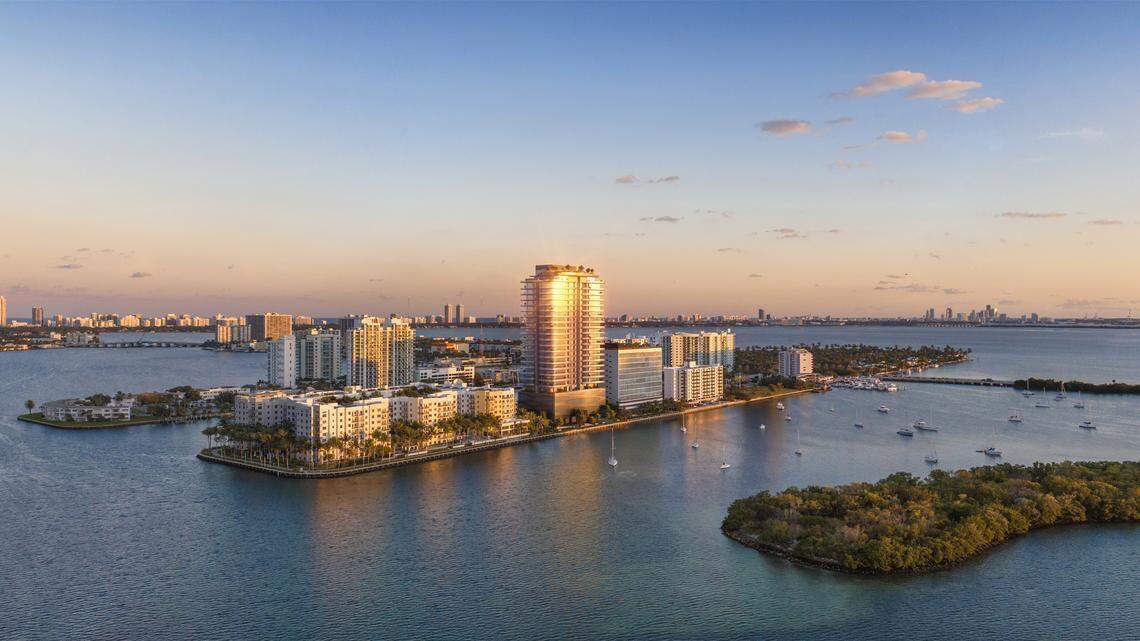 Compre un penthouse de $30 millones en este edificio del causeway de Miami y se llevará un auto valorado $3 millones