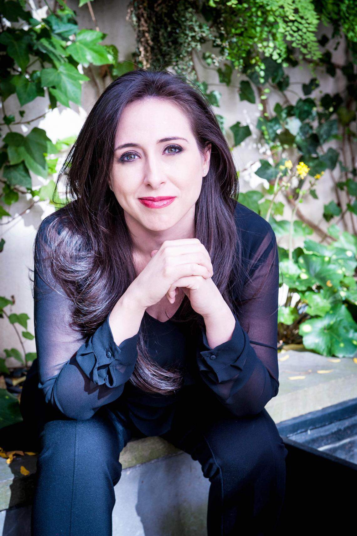 Vanessa Pérez, pianista venezolana radicada en la ciudad de Nueva York, interpreta “A Fuego Lento” el domingo 1 de marzo en Pinecrest Gardens. 