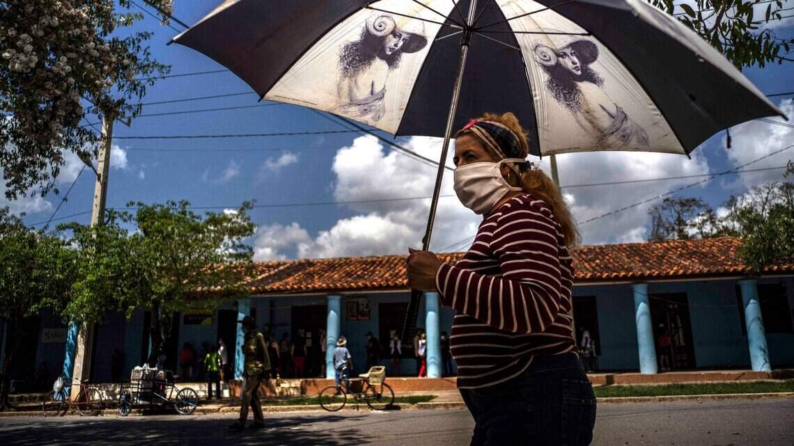 El internet y las redes sociales revolucionan el mercado negro en Cuba