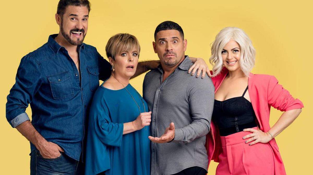 Elenco de ‘Los vecinos de arriba’: Alejandro Dávalos, Dianelys Brito, Mijail Mulkay y Claudia Valdés.