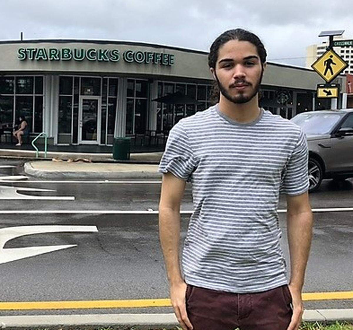 Christian Miranda, líder del sindicato en la sede de Starbucks de Miami Springs