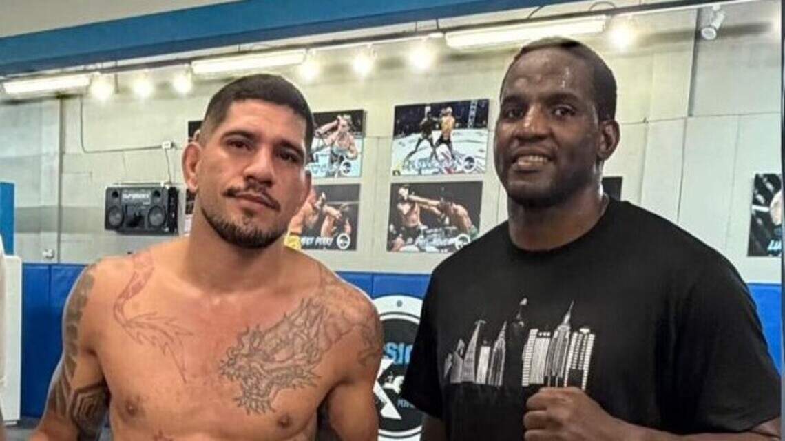Alex Pereira encuentra en el Big Boy el sparring ideal… y el cubano responde a la altura