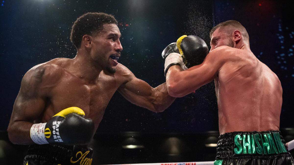 El cubano Osleys Iglesias (izq.) no dejó dudas y noqueó al ruso Vladimir Shishkin el jueves en Montreal, Canadá. Ahora se perfila como retador obligatorio del ganador entre Saúl “Canelo’’ Álvarez y Terence Crawford. 
