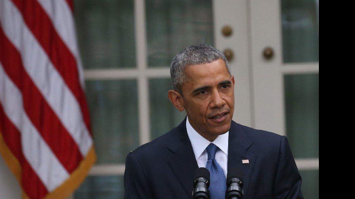 El presidente Barack Obama, en un discurso desde el jardín de las rosas de la Casa Blanca el viernes, calificó como “una victoria para América” el fallo del Tribunal Supremo que confirmó el derecho constitucional de las parejas homosexuales a contraer matrimonio en cualquier lugar del país.