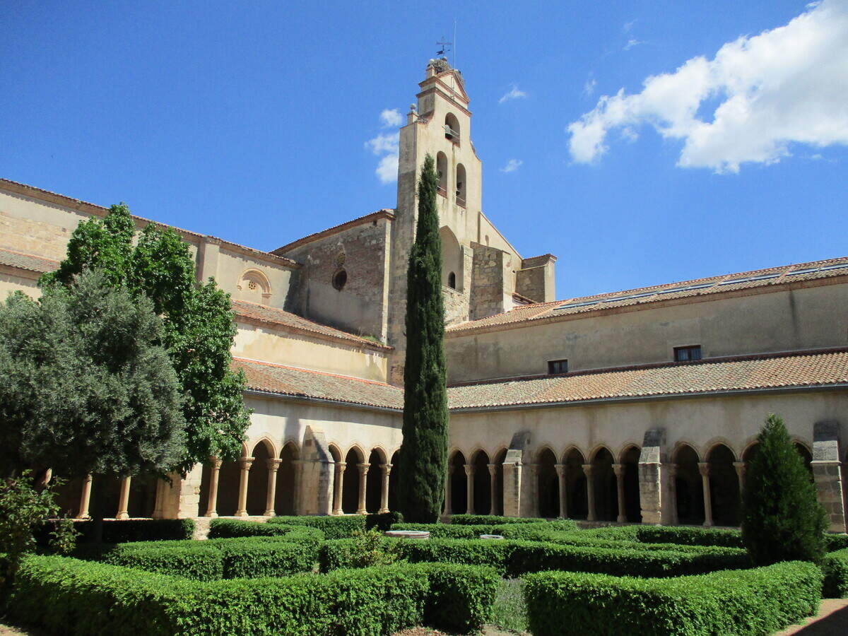 El claustro de Santa María la Real de Nieva.