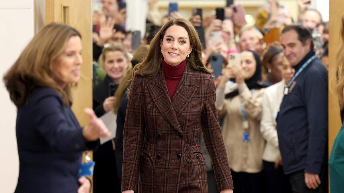 La princesa Catalina visita el Hospital Real Marsden en Londres, el martes 14 de enero de 2025, para dar las gracias al personal por el tratamiento recibido y mostrar su apoyo a los pacientes.