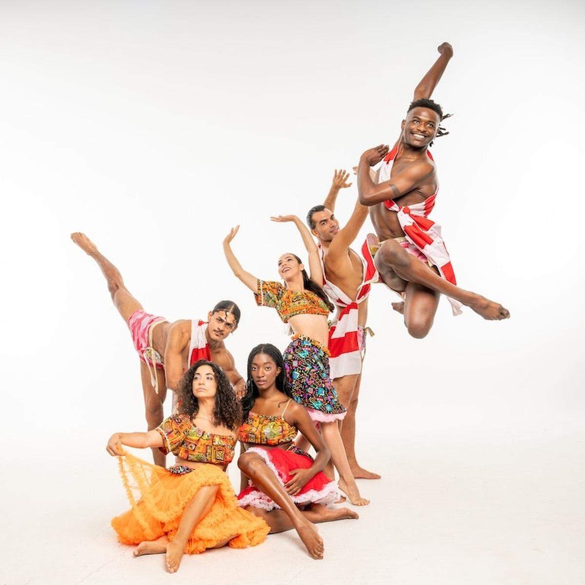 Compañía de Danza Global Peter London presenta ‘Miami Nigth Star’, celebrando la rica herencia multicultural de Miami en Miami Beach Bandshell.