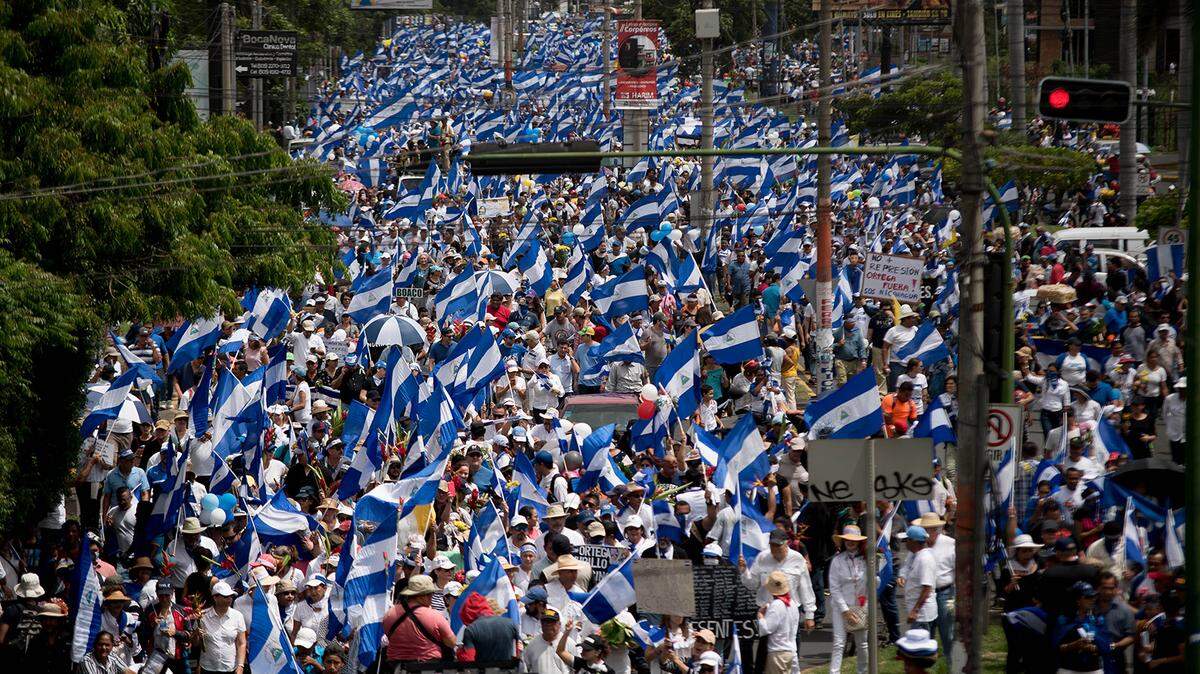 Fotografía de archivo del 30 de junio de 2018 en Managua, Nicaragua, donde los manifestantes se reúnen para expresar su disidencia. Desde abril, la situación política en Nicaragua ha sido inestable. En los enfrentamientos entre las fuerzas gubernamentales y los manifestantes que se pronunciaron en contra del presidente Daniel Ortega, más de 200 personas perdieron la vida. (Carlos Herrera / DPA / ABACA PRESS / TNS)