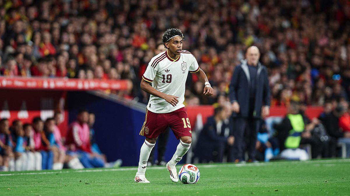 El delantero del Barcelona Lamine Yamal, pese a no haber jugado en las últimas semanas por lesión, lidera la lista de España para el Mundial 2026, en la que no figura ningún jugador del Real Madrid.