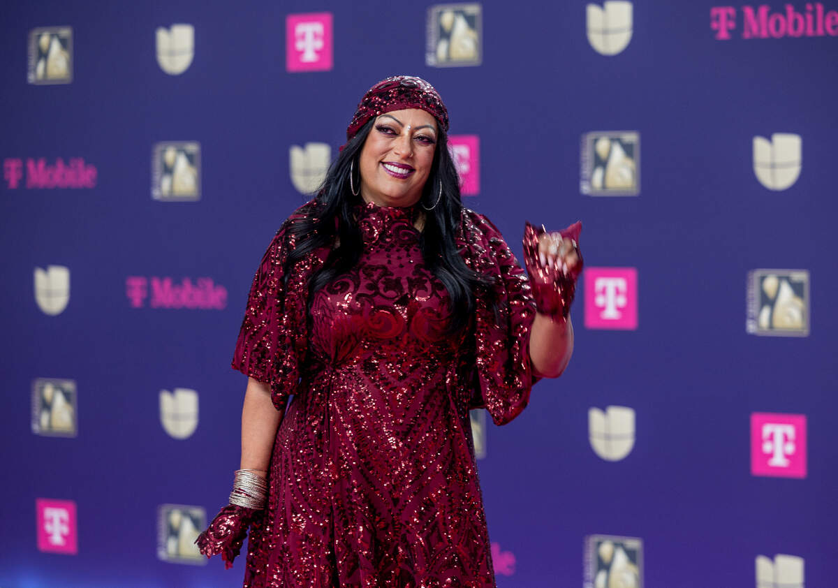 La artista de música latina La India reacciona al llegar a la alfombra magenta de Premio Lo Nuestro 2025, celebrado en el Kaseya Center de Miami el jueves 20 de febrero de 2025..