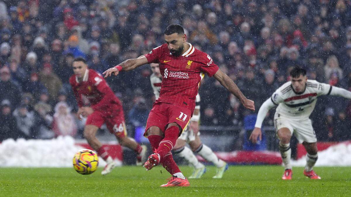 El delantero del Liverpool Mohamed Salah anotó un gol en el empate de su equipo 2-2 ante el Manchester United, en el partido celebrado el domingo en Anfield, Liverpool.