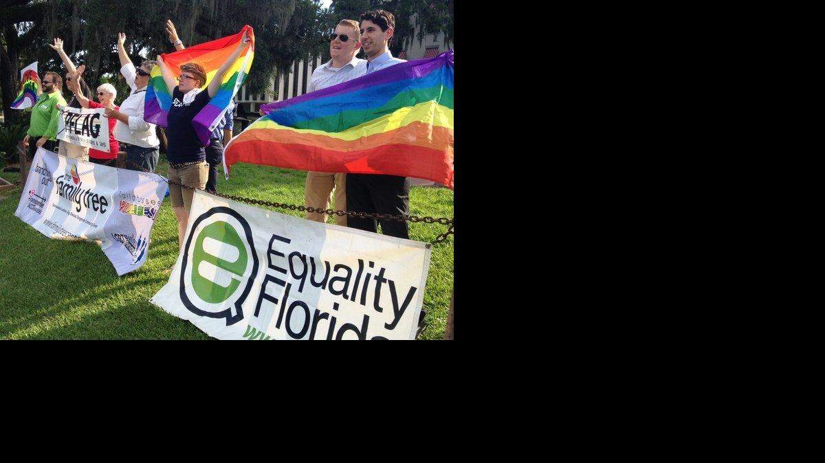 Foto de archivo. Voluntarios del grupo 'Equality Florida', el cual lucha por los derechos de la comunidad gay. 