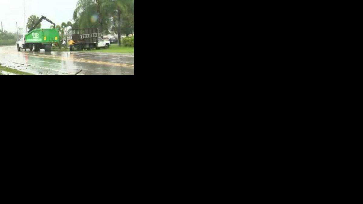 Las autoridades están investigando los reportes de un posible tornado que tocó tierra en Delray Beach. Cortesía CBS4.