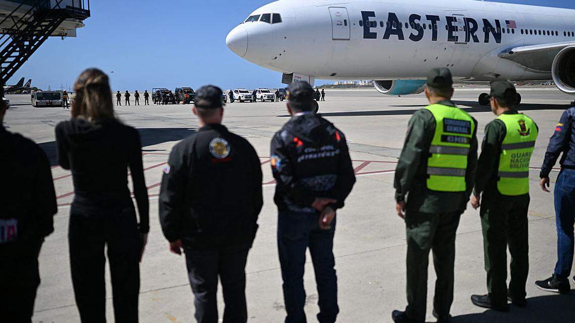 Regresan a Venezuela 6 menores de edad en un “vuelo especial” desde EEUU