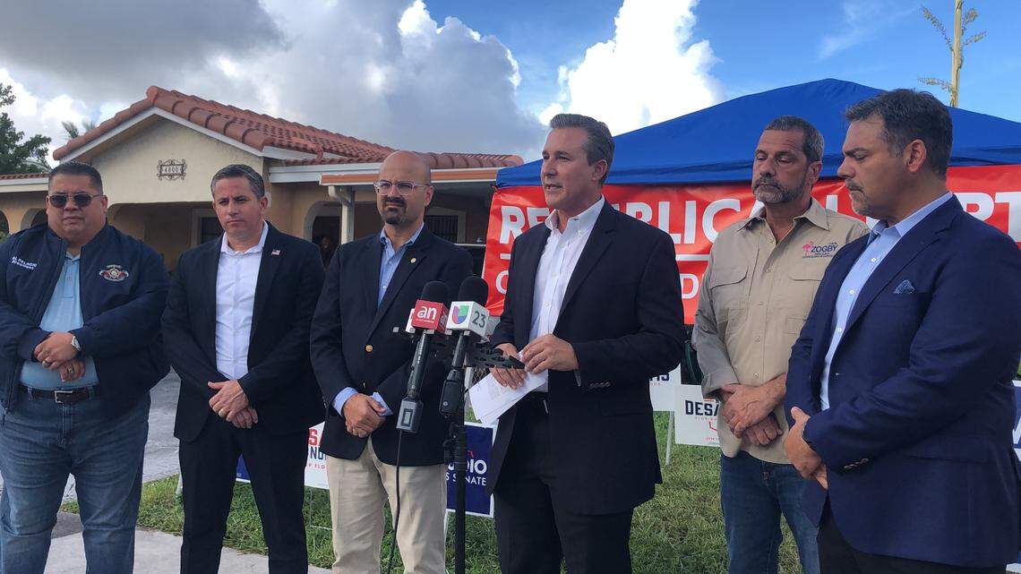 El presidente del Comité Ejecutivo Republicano del Condado de Miami‐Dade, René García, quien también es comisionado por el Distrito 12, negó que el partido que representa esté apoyando a la candidata Angelica Pacheco por el escaño 4 de Hialeah contra Vivian Casáls‐Muñoz. Lo acompañaron Alex Rizo, Tom Fabricio, Dariel Fernández y el concejal de la ciudad de Hialeah, Carl Zogby, quien se mostró a favor de apoyar la candidatura de Casáls‐Muñoz