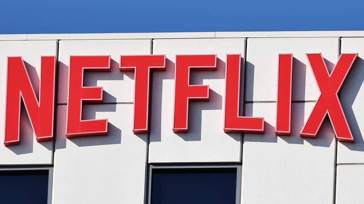 El logo de Netflix se muestra en los estudios de Netflix el 7 de octubre de 2025 en Los Ángeles, California.