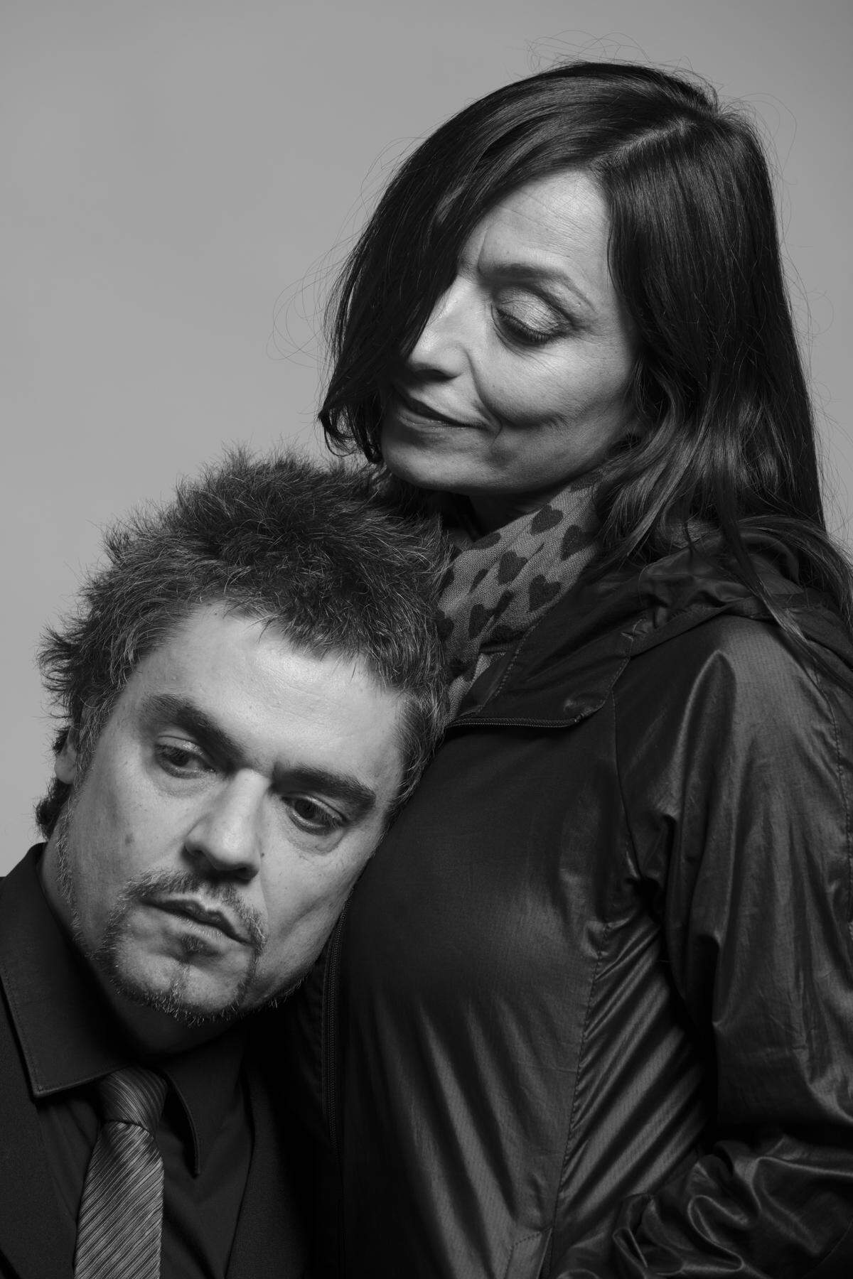 El proyecto de “Angelito” y Javiera, ‘Violeta existe’, incluye los clásicos de “Las últimas composiciones” como “Run Run se fue pa’l Norte”, “Rin del angelito”, y “Maldigo del alto cielo”.