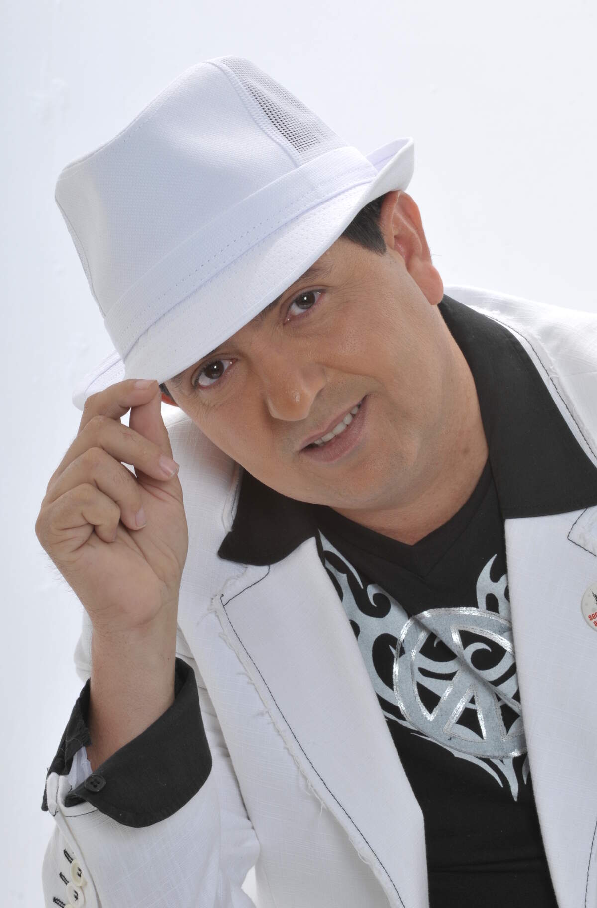 El Gallito del Son figura en la lista de músicos que partiparán en el Festival Cultural Hispano de Coral Gables.