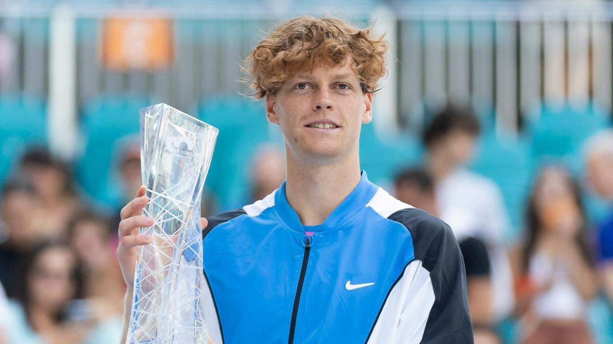 El italiano Jannik Sinner fulminó el domingo 6-3 y 6-1 al búlgaro Grigor Dimitrov y se proclamó campeón del Miami Open por primera vez en su carrera.