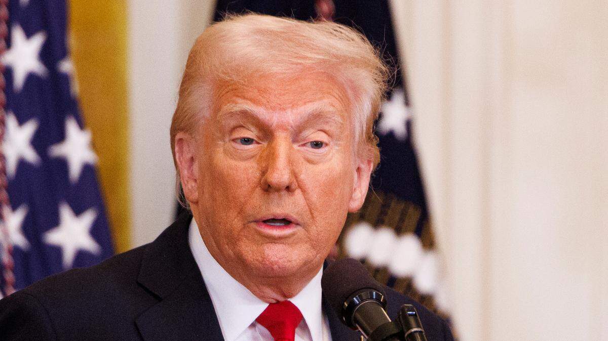 El presidente Donald Trump hace un anuncio con respecto al Mes de la Historia de la Mujer, el miércoles 26 de marzo de 2025, en la Casa Blanca, Washington, D.C. 