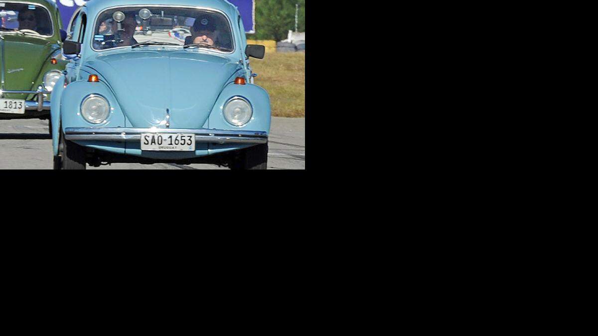José Mujica posee un sencillo automóvil Volkswagen en su casa en Montevideo (Uruguay).  AFP