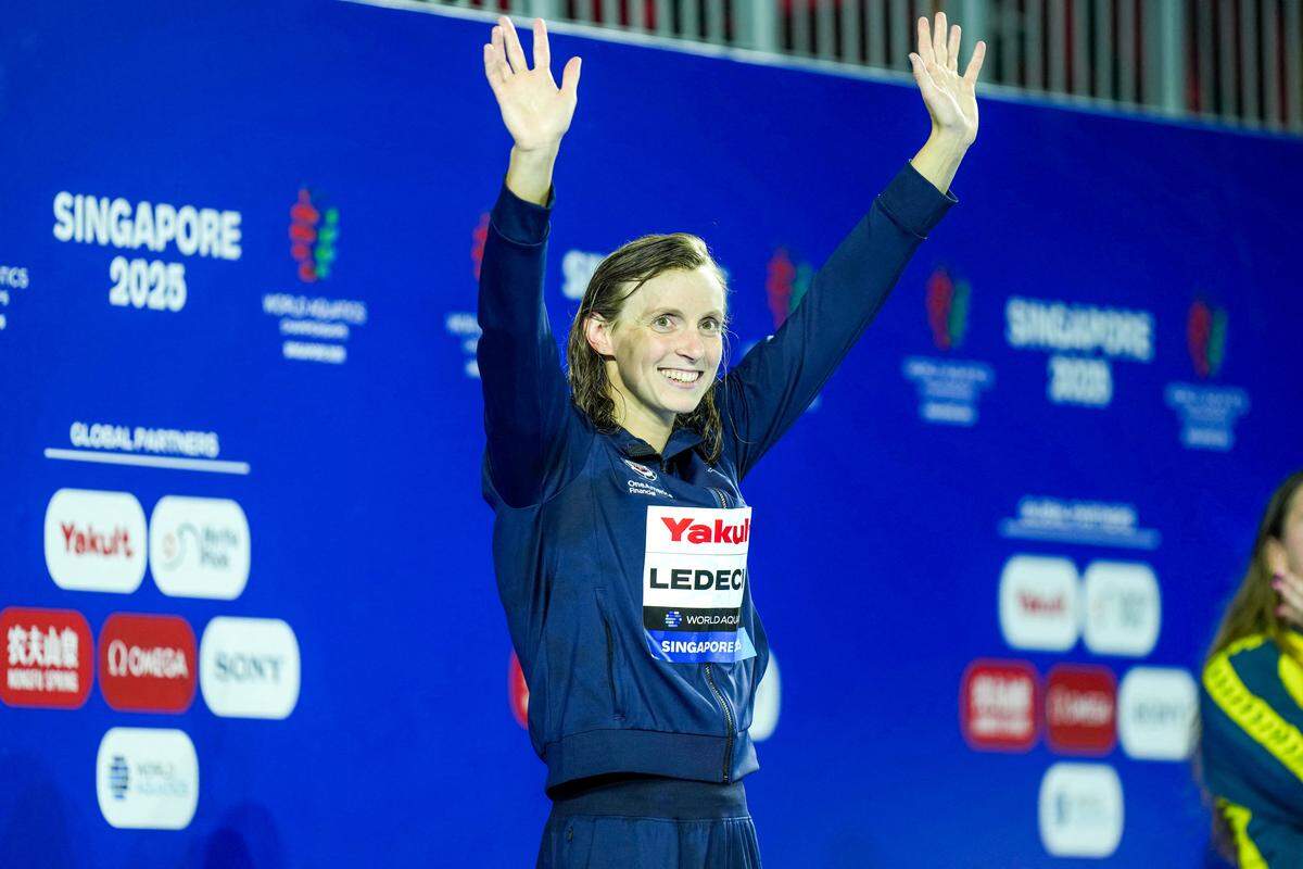 Por séptima ocasión de su inmensa carrera, la estadounidense Katie Ledecky conquistó el sábado el título mundial de los 800 libres, al término de una batalla antológica con la australiana Lani Pallister y la canadiense Summer McIntos. 