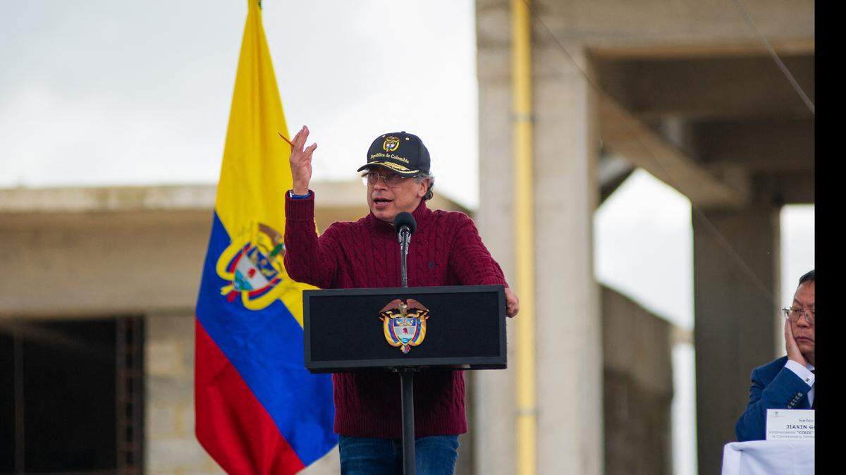 Foto de archivo. El presidente colombiano, Gustavo Petro, respondió este lunes al congresista estadounidense Carlos Giménez que está dispuesto a ir a la cárcel por decir la verdad, luego de que el legislador dijera que el mandatario firmó su propia sentencia al afirmar que el Cartel de los Soles no existe.