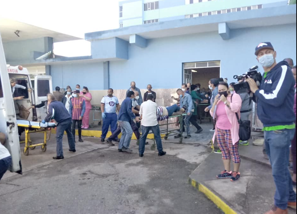Un accidente de tráfico masivo ocurrido este miércoles en el municipio cubano Los Arabos, en la provincia occidental de Matanzas, dejó al menos 5 personas fallecidas y 42 con heridas, informaron medios estatales de la isla.