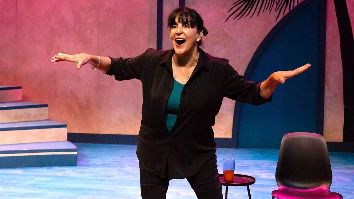 “Cuban Chicken Soup” con Elena María García en el Adrienne Arsht Center.