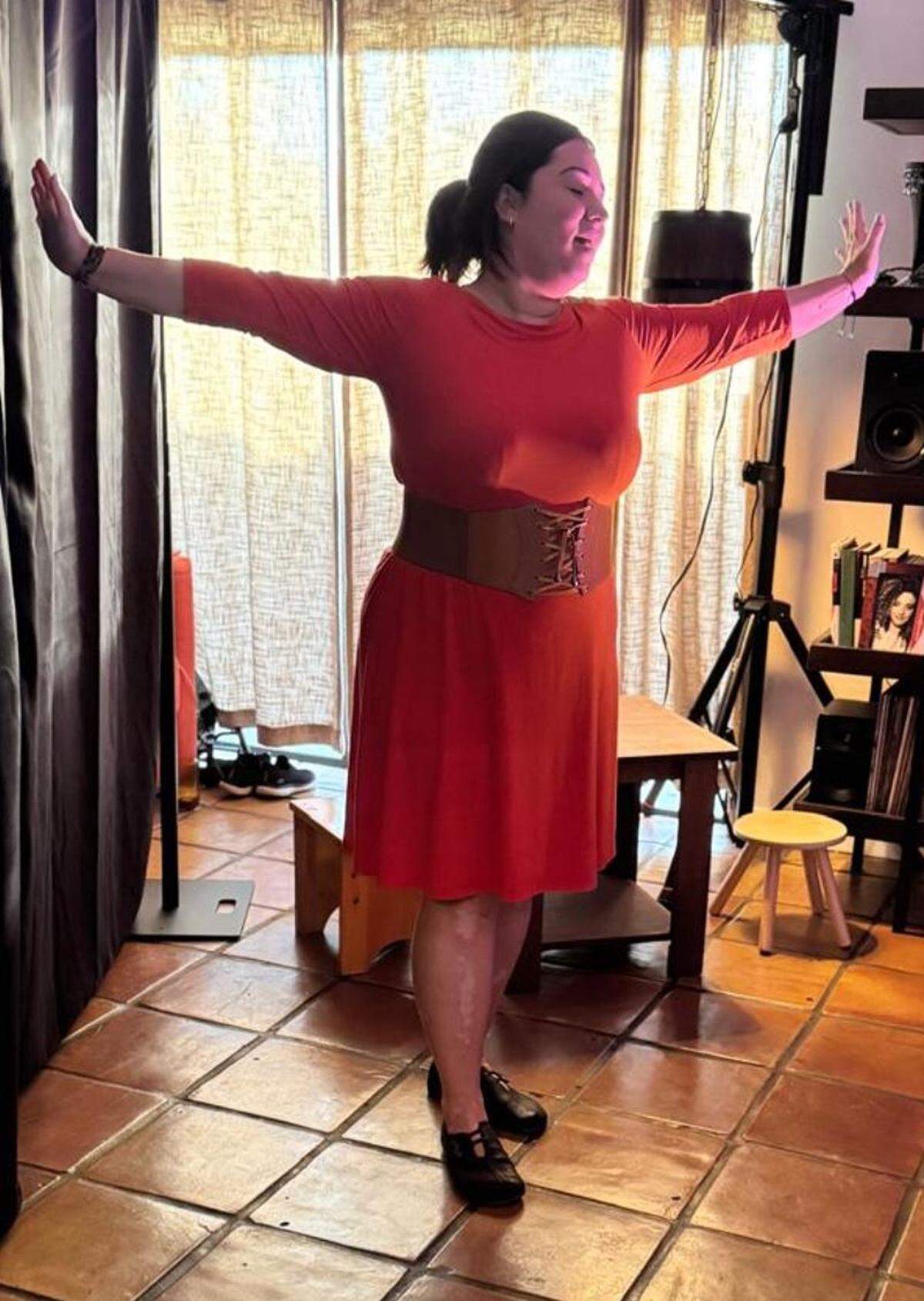 Letty Carmona prepara una escena de “Hambre”, el nuevo espectáculo de Microteatro On Tour.