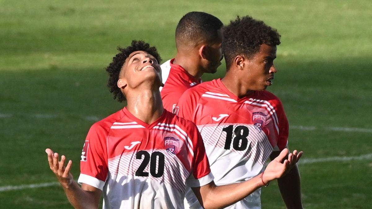 Dairon Reyes celebra tras anotar un gol para Cuba en el partido ante Islas Vírgenes Británicas en el partido de las eliminatorias de la Concacaf, celebrado el 2 de junio de 2021 en Ciudad de Guatemala.