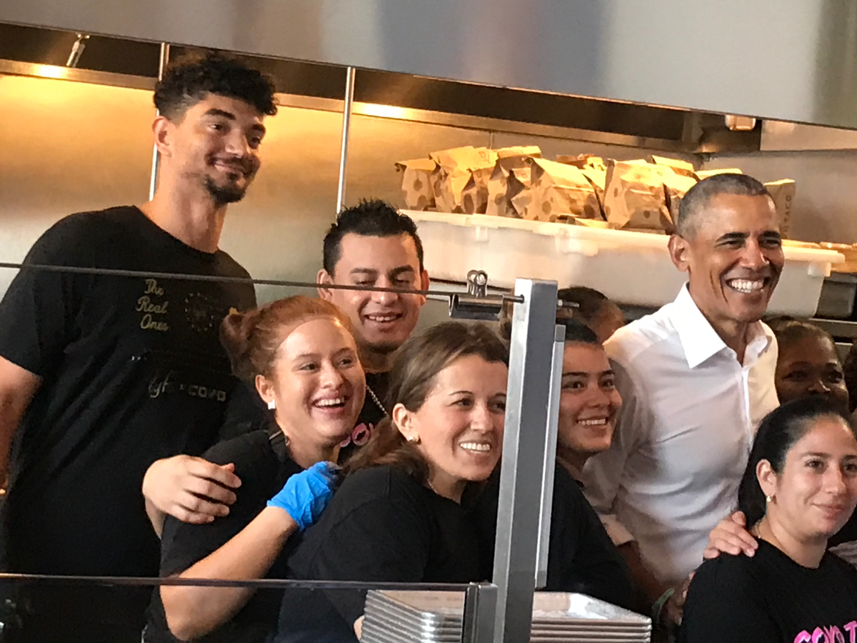 En 2018, el expresidente Barack Obama vino a comer tacos y guacamole, provocando lo que solo puede describirse como histeria colectiva.
