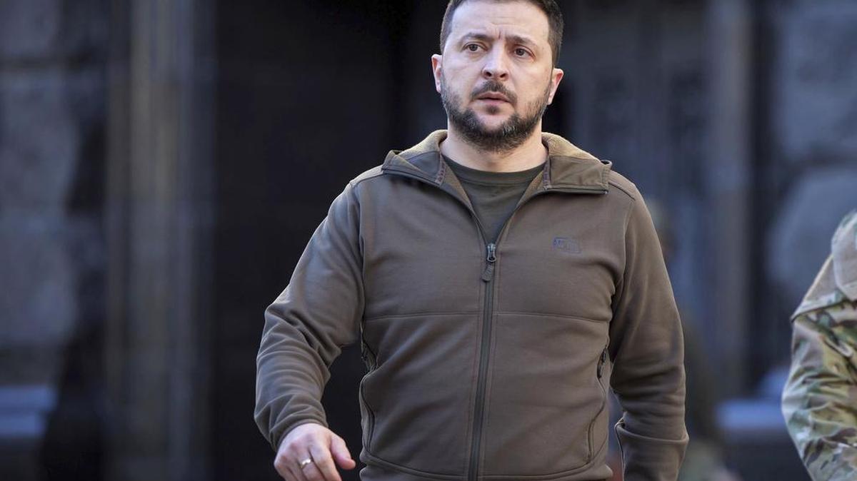 El presidente ucraniano Volodymyr Zelenskyy en una foto de archivo del sábado 30 de abril de 2022. (Oficina de Prensa Presidencial de Ucrania vía AP)