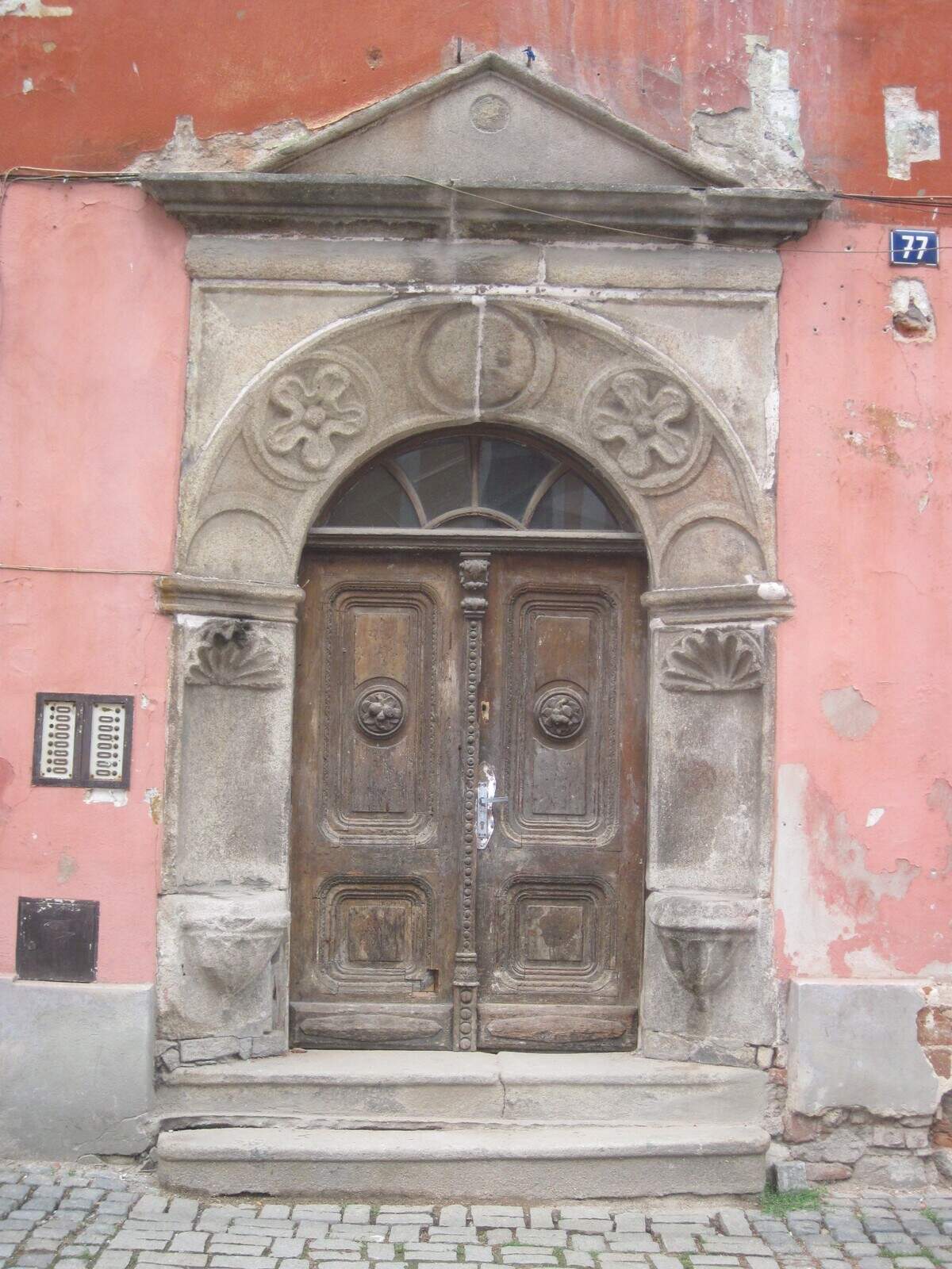 Vieja fachada en el Centro Histórico.