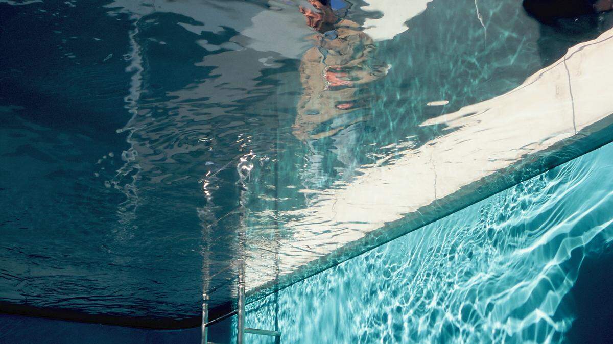 Leandro Erlich. “Swimming Pool”, 1999, de Leandro Erlich instalada en el 21st Century Museum of Contemporary Art, Kanazawa, Japan en 2004.