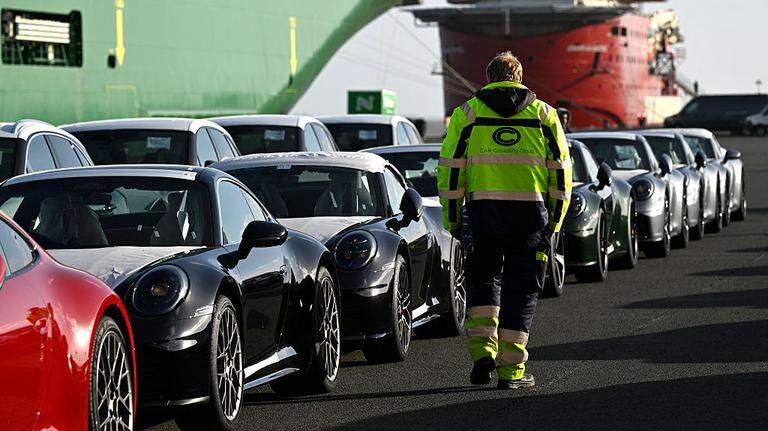 EEUU aplicará arancel del 25% a los autos europeos mientras mantiene diálogo con la UE