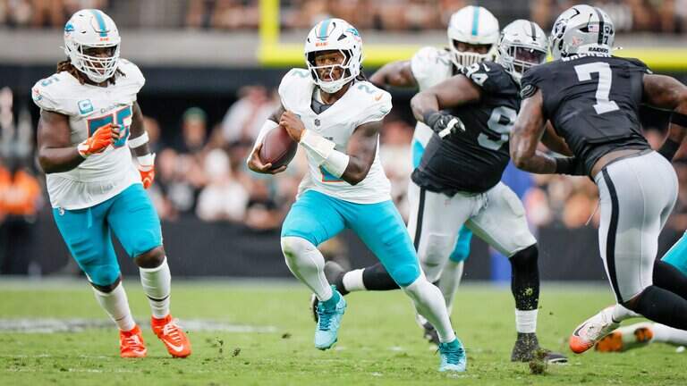 Muchos errores y pocas respuestas: así arrancó la nueva era de los Dolphins en Las Vegas