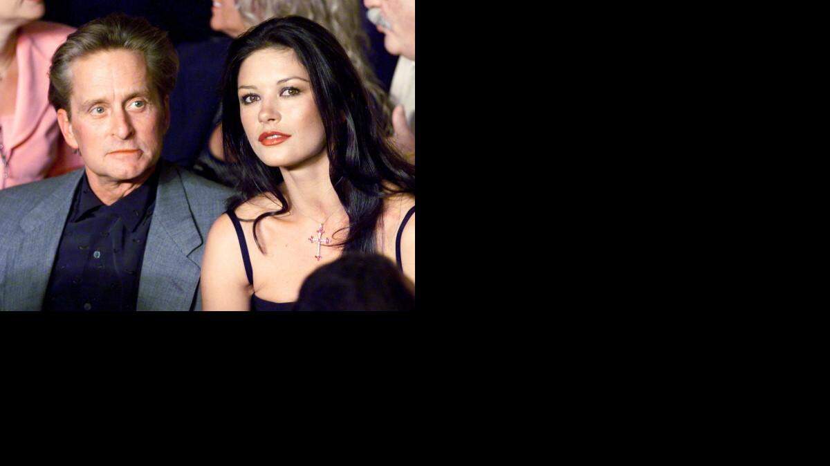 Michael Douglas y Catherine Zeta Jones en una foto de archivo.