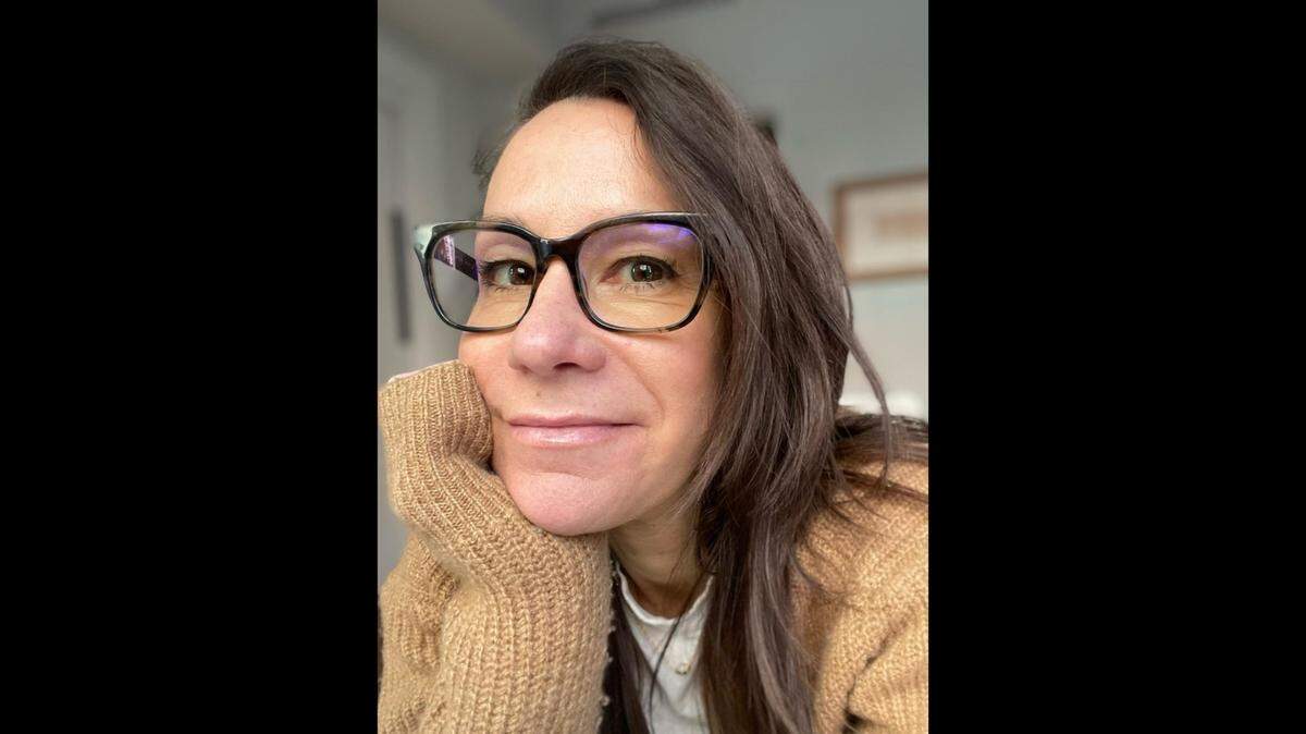 Keila Vall de la Ville (Caracas, 1974), autora venezolana radicada en Nueva York, ha publicado 'Minerva' (Editorial Pre-Textos 2023).