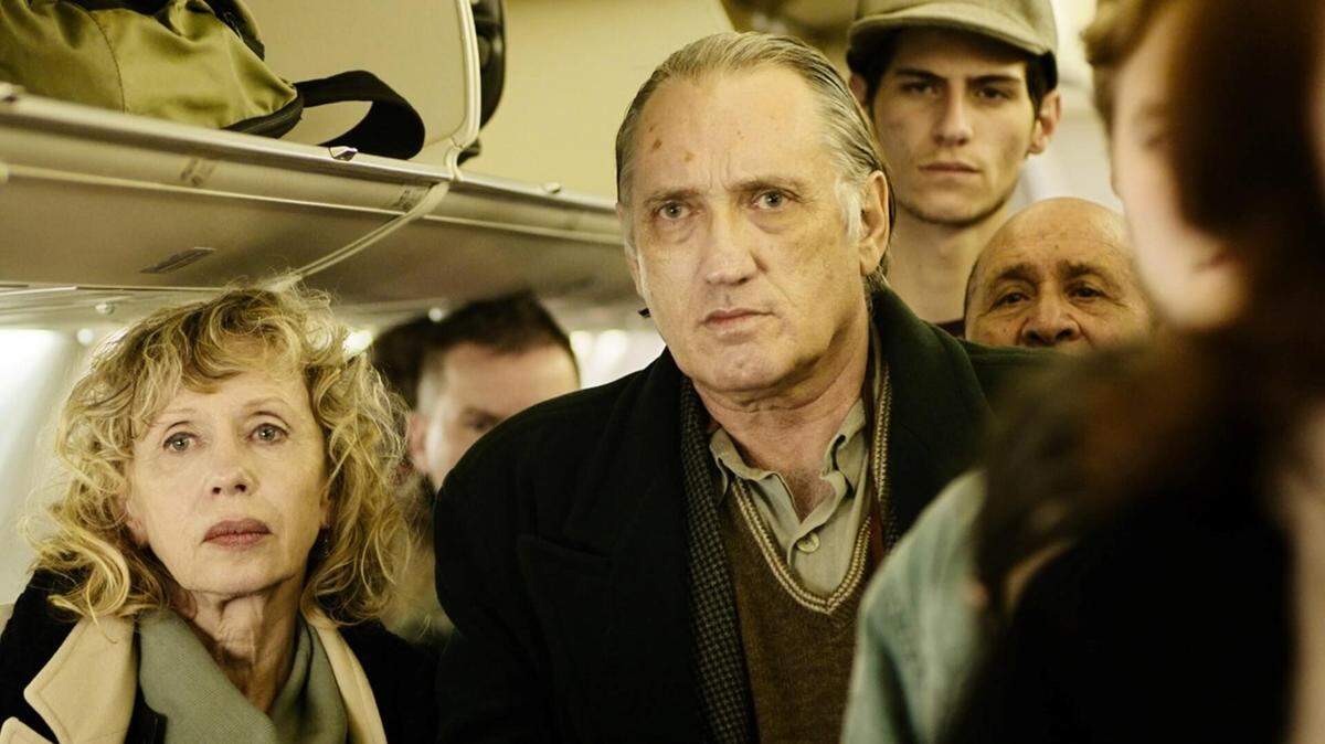 Coral Gables Art Cinema estrena este viernes la comedia ‘Golden Voice’.